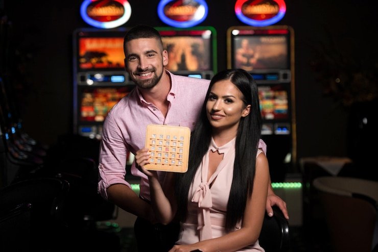 Layar permainan Mega Moolah di jumpa toto menampilkan gulungan, garis pembayaran, dan tampilan jackpot progresif